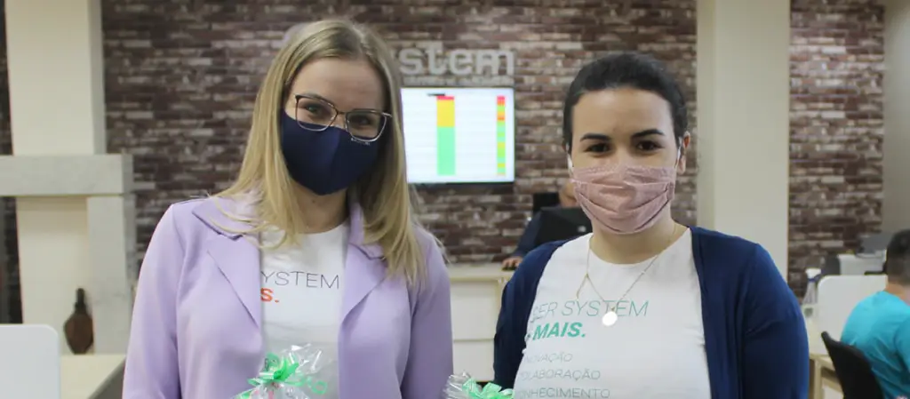 System presenteia colaboradoras no Dia Internacional da Mulher
