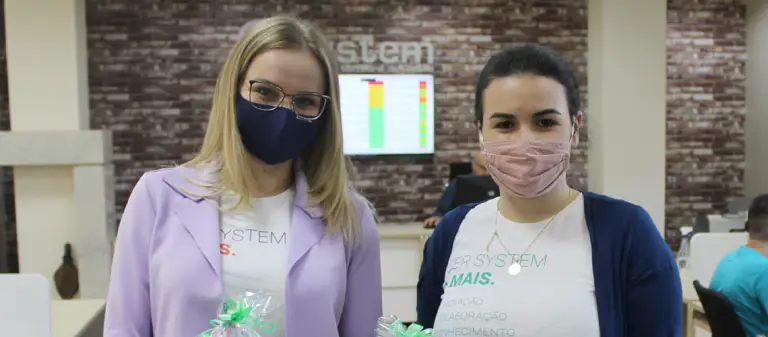 System presenteia colaboradoras no Dia Internacional da Mulher