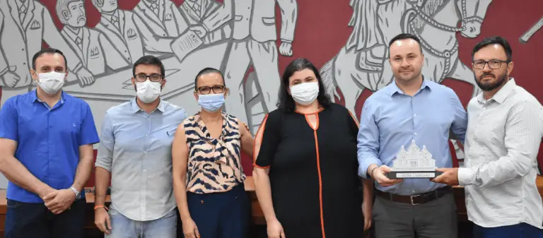 System recebe Troféu Castelinho por apoio ao Hospital Santa Terezinha