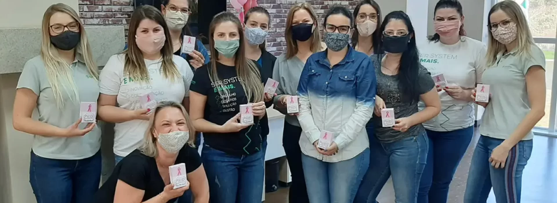 System promove ação de conscientização do Outubro Rosa