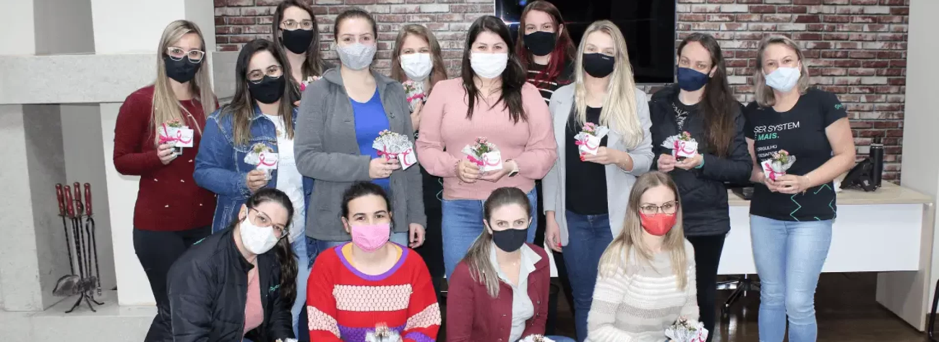 Outubro Rosa: System promove conscientização e autocuidado feminino